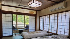 Chambre quadruple Ville | Accès au Wi-Fi (inclus)