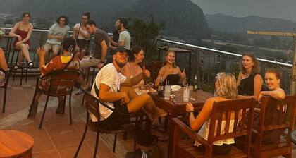 Phong Nha Jasmine Hostel & Roof Top Bar