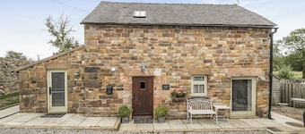 Chic Cosy Rustic Barn Alton Towers Peaks