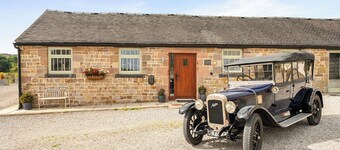 Stylish Cosy Rustic Barn Alton Towers Peaks