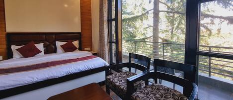 Habitación Deluxe doble, vistas a la montaña | Minibar, tabla de planchar con plancha, camas supletorias y wifi gratis