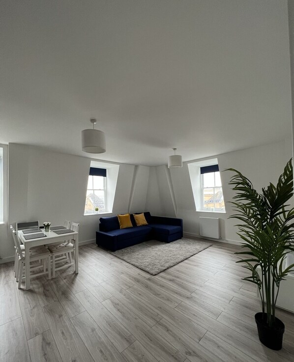 Smart TV - Stunning new penthouse in the Center of Southend (Southend-on-Sea)