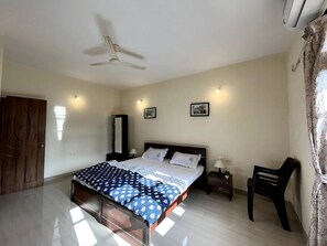 2 bedrooms, iron/ironing board, WiFi, bed sheets - Comfortable 2 BHK with pool Betalbatim beach
(Majorda)