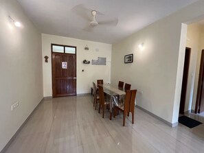 Dining - Comfortable 2 BHK with pool Betalbatim beach
(Majorda)