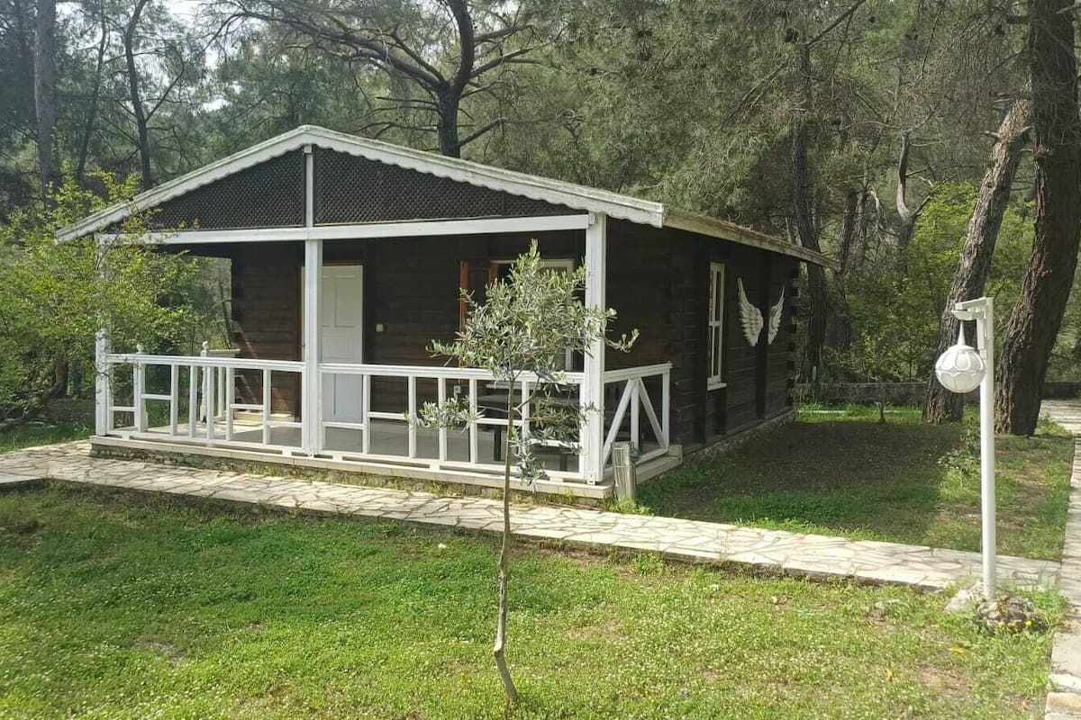 Family Bungalow | Roupas de cama premium, escrivaninha, espaço de trabalho para notebook