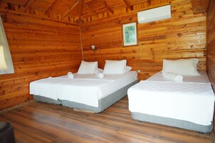 Bungalow | 高档床上用品、办公桌、笔记本电脑工作区、免费 WiFi