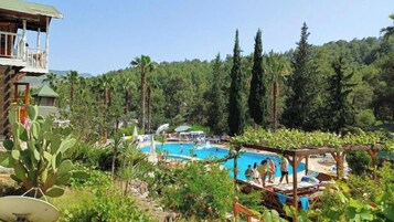 Seasonal outdoor pool