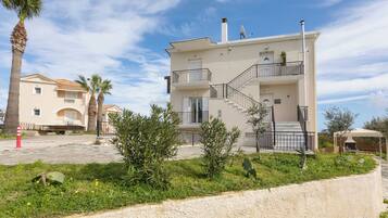 Apartment, 2 Bedrooms, Smoking, Balcony | Exterior