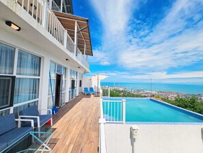 Business Villa | Pool | 3 outdoor pools - GOLDEN SUNSET batumi (Batumi)