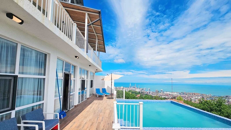 GOLDEN SUNSET batumi