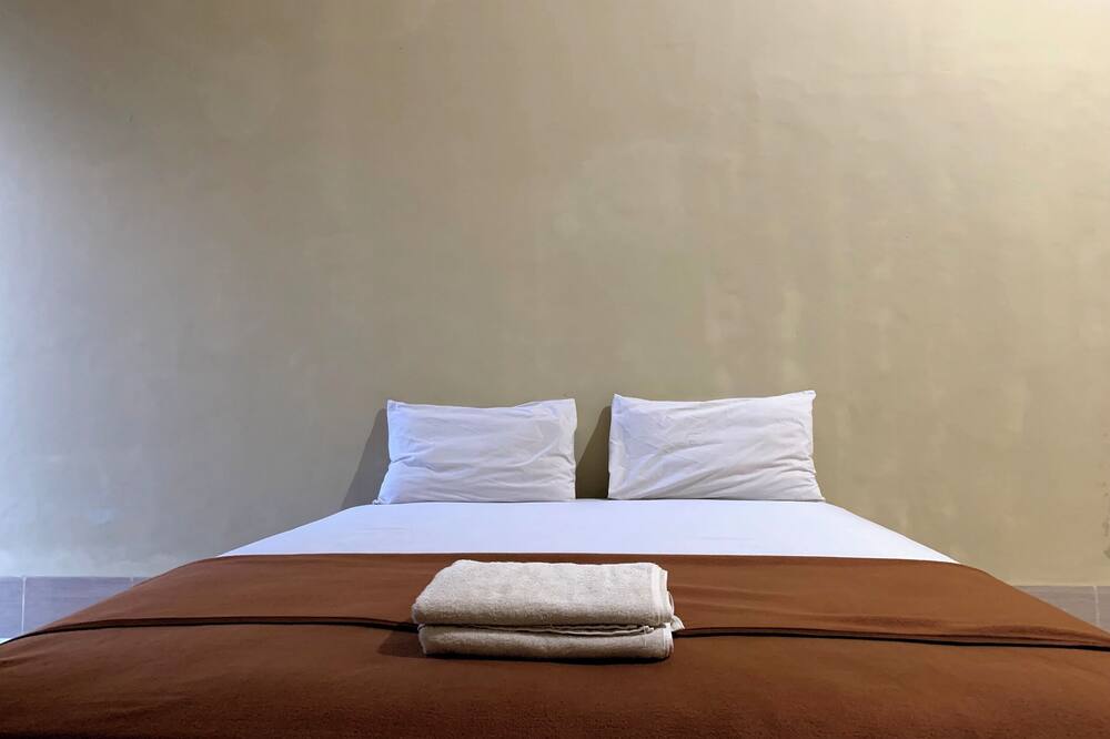 Hotel O Athirah Kost Near Permandian Wisata Istana Mappala