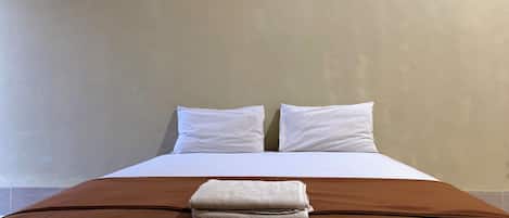 Free WiFi, bed sheets