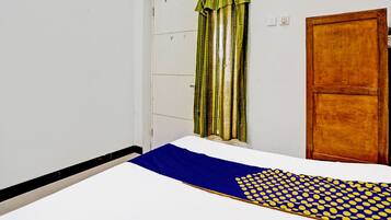 Free WiFi, bed sheets