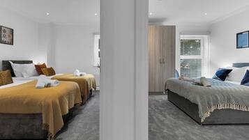 Apartment | 2 bedrooms, iron/ironing board, bed sheets