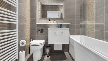 Apartment | Bathroom | Hair dryer, towels, soap, shampoo