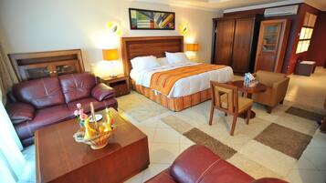 Ropa de cama de alta calidad y minibar