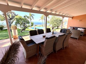 Outdoor dining - Villa La Perla Exotica
Your luxury and specious Tenerife ocean view paradise! (Los Realejos)