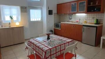 Apartment | Eigene Küche | Mini-Kühlschrank, Ofen, Toaster, Kochgeschirr/Geschirr/Besteck