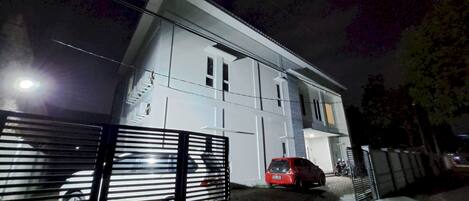 Fachada de la propiedad