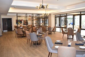 Dining - Trademark Suites at Enaki Town (Nairobi)