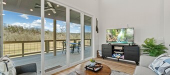 War Eagle Creek Retreat- Cabin on the Creek- Private but close to everything