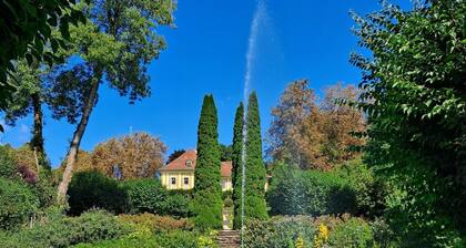 Ferienwohnung Schlosshof