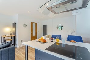 Interior - Free Parking Highland N500 Hideaway Inverness (Inverness)