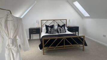 House | 1 bedroom, iron/ironing board, free WiFi, bed sheets
