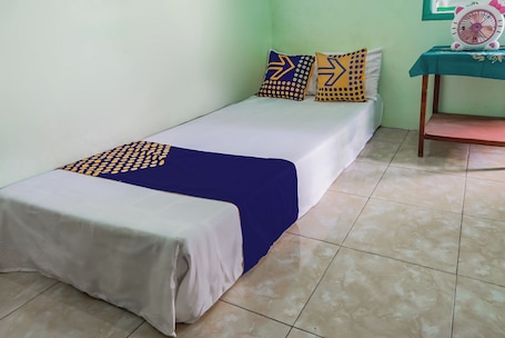 Free WiFi, bed sheets