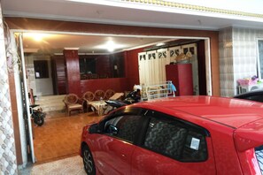 Reception - Hotel O Guest House Bu Iin Syariah (Surabaya)