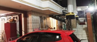 SPOT ON 93880 Guest House Bu Iin Syariah