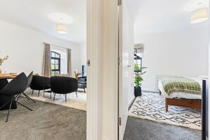 2 chambres, fer et planche Ă repasser, Wi-Fi, draps fournis