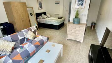 Studio | Free WiFi, bed sheets