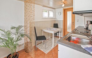 Kühlschrank, Herdplatte, Geschirrspüler