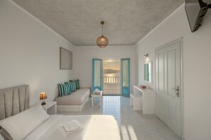 ห้องซูพีเรียสวีท, วิวทะเล | มินิบาร์, ตู้นิรภัยในห้องพัก, เตารีด/โต๊ะรีดผ้า, Wi-Fi ฟรี