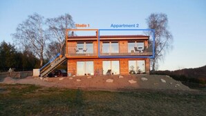 A two-story building with Studio 1 and Apartment 2. - Studio on Monte Generoso (Castel San Pietro)