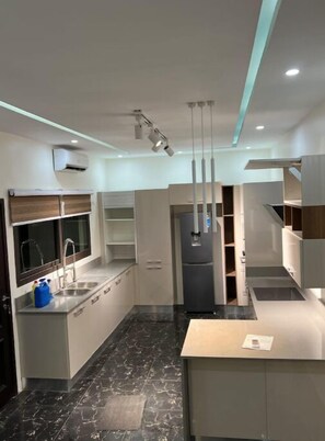 Fridge, microwave, stovetop, electric kettle