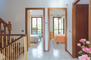 3 bedrooms, iron/ironing board, free WiFi, bed sheets - Lenno Glamour (Tremezzina)