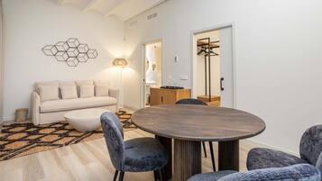 Superior kamer, 1 queensize bed, uitzicht op wijngaard | 1 slaapkamer, luxe beddengoed, donsdekens