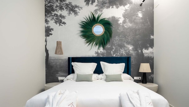 Superior Room, 1 Queen Bed, Vineyard View | 1 bedroom, premium bedding, down comforters, memory foam beds - Finca Calderón Enoresort (Requena)