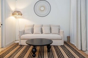 Quarto superior, 1 cama Queen, vista para o vinhedo | 1 quarto, roupas de cama premium, edredons de pluma