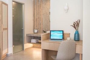 Premium Villa | 4 bedrooms, Frette Italian sheets, premium bedding, pillowtop beds - Villa Iris (Mylopotamos)