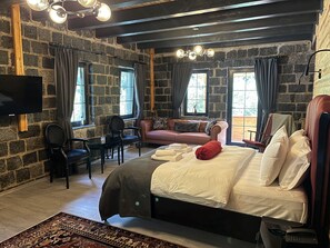 ラグジュアリー ダブルルーム マウンテンビュー | WiFi (無料)、ベッドシーツ