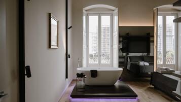 Luxury-Zimmer | Hochwertige Bettwaren, Betten mit Memory-Foam-Matratzen