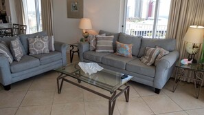 Condo, 3 Bedrooms | Living area