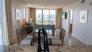 Appart'hôtel, 3 chambres | Coin séjour