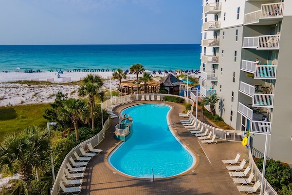 Condo, 1 habitación | Alberca | Alberca techada y alberca al aire libre