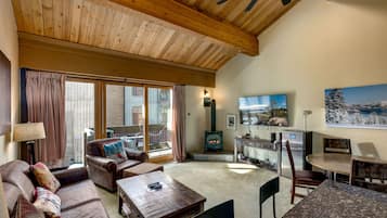 Studio | Living area | Smart TV