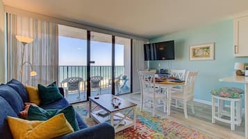 Condo, 1 Bedroom | Living area