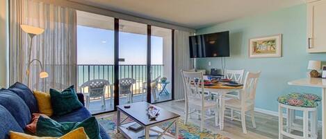 Condo, 1 phòng ngủ | Khu phòng khách